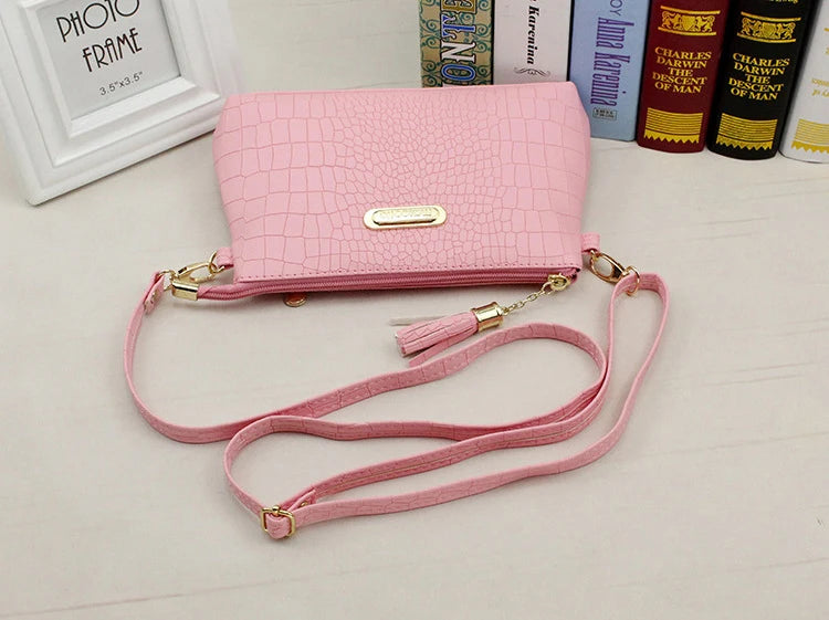 Bolsa Feminina Transversal com Estampa de Crocodilo – Couro Sintético de Luxo, Modelo Carteiro da Moda