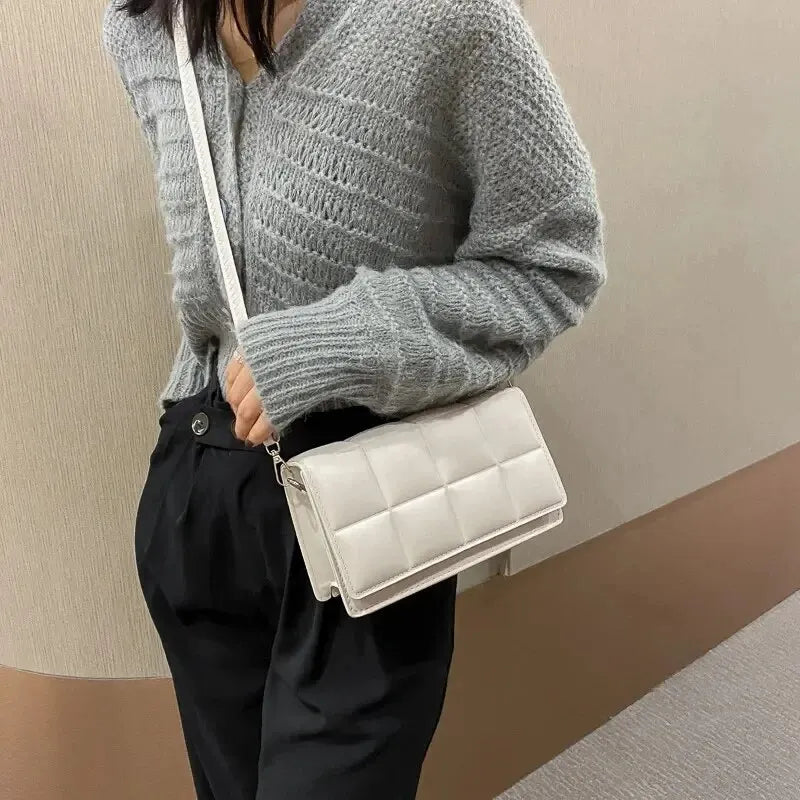 Bolsa de Ombro Feminina de Luxo – Couro Sintético, Compacta, Estilo Clássico e Versátil