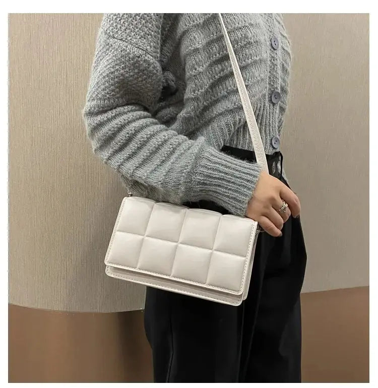 Bolsa de Ombro Feminina de Luxo – Couro Sintético, Compacta, Estilo Clássico e Versátil