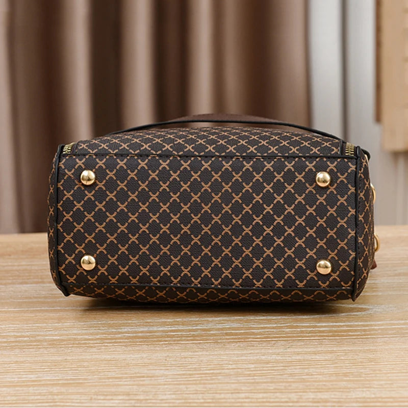 Bolsa Feminina Estilo Bucket – Design Luxuoso, Estampa Xadrez e Alça Transversal