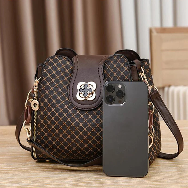Bolsa Feminina Estilo Bucket – Design Luxuoso, Estampa Xadrez e Alça Transversal
