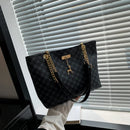 Bolsa Feminina Estilo Moderno com Textura de Couro Suave – Espaçosa, com Pingentes Decorativos para Uso Diário