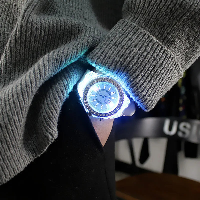 Relógio de Pulso LED com Luz Piscante – Silicone, Unissex, Infantil e Adulto, com Strass