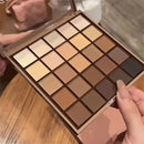 Paleta de Sombras Profissional 25 Cores – Tons Café e Chocolate com Alta Pigmentação, Ideal para Uso Diário e Palco