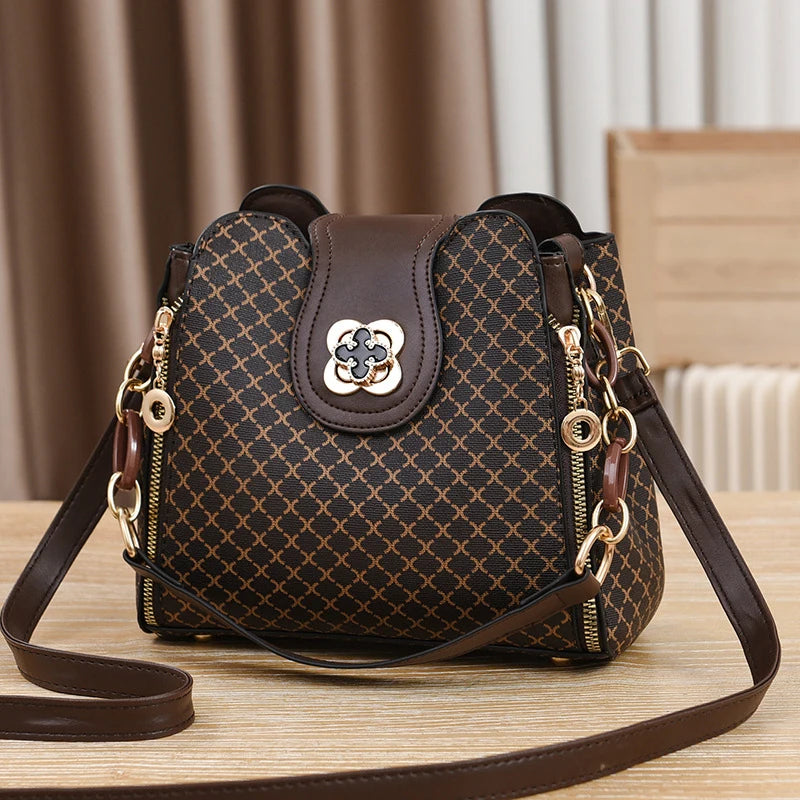 Bolsa Feminina Estilo Bucket – Design Luxuoso, Estampa Xadrez e Alça Transversal