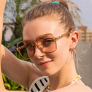 Óculos de Sol Feminino Quadrado Fashion – Armação Grande Colorida com Lente Gradiente para Uso Outdoor