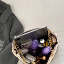 Bolsa Feminina Estilo Moderno com Textura de Couro Suave – Espaçosa, com Pingentes Decorativos para Uso Diário